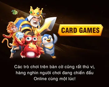Sân quần vợt với người chơi đang giao bóng
